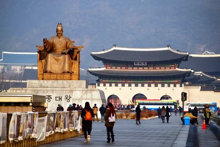 Liburan Seru ke Kota Seoul: Jelajahi Pesona Tradisi dan Modernitas Korea Selatan