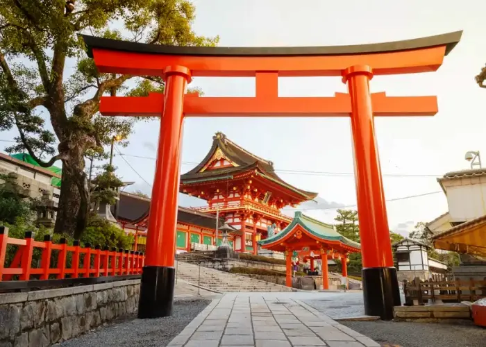 Fushimi Inari Taisha Kyoto: Menyusuri Ribuan Gerbang Torii di Kuil Ikonik Jepang