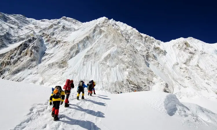 Ini Panduan Mendaki Gunung Everest