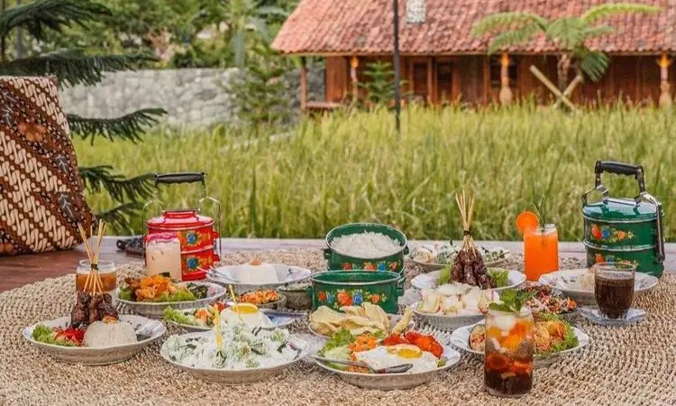 Sensasi Makan dengan Suasana Pedesaan di Bogor