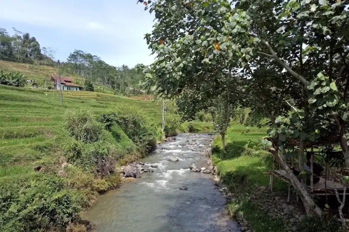 Leuwi Paranje, Merasakan Sensasi River Tubing yang Memacu Adrenalin di Garut