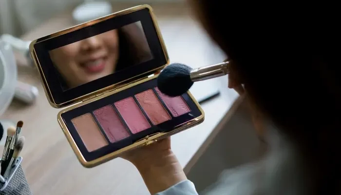 10 Blush On Lokal Terbaik dan Tahan Lama yang Bikin Wajah Merona Alami