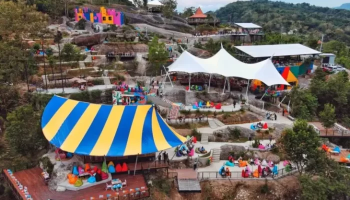 Obelix Hills Jogja: Menikmati Sunset Romantis dan Sensasi Adrenalin di Atas Bukit