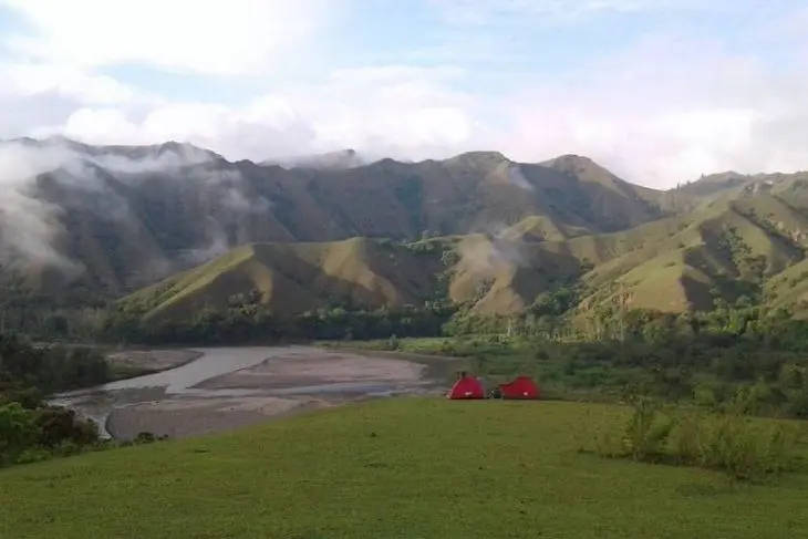 Bukit Ollon - Padang Hijau yang Bikin Adem Jiwa