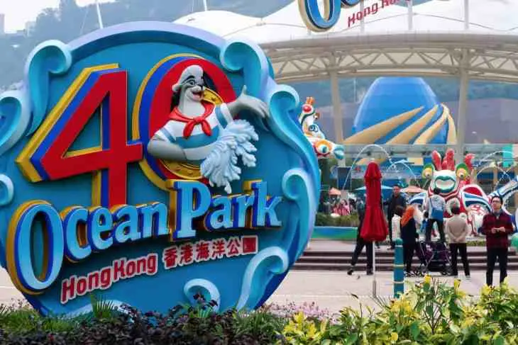 Hong Kong Disneyland & Ocean Park - Hong Kong