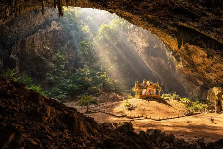 Gua Phraya Nakhon - Paviliun Kerajaan di Dalam Gua