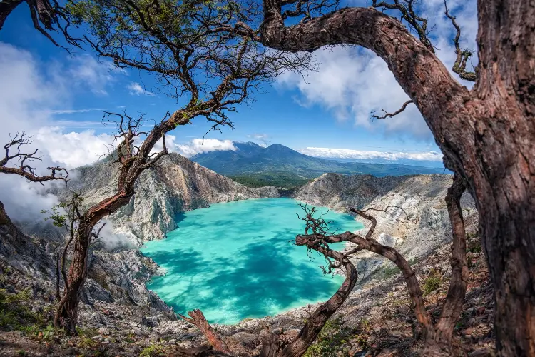 Wisata Alam di Banyuwangi - Kawah Ijen