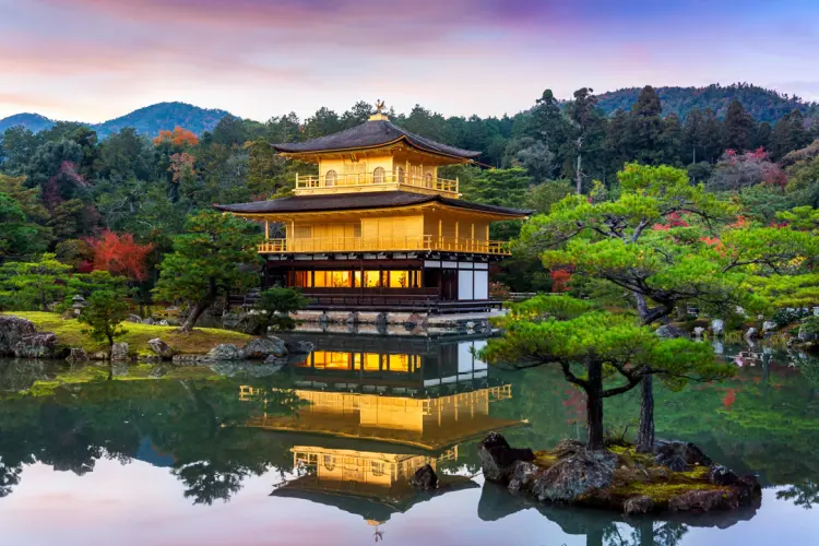 Kuil Kinkaku-ji: Keindahan Paviliun Emas yang Mendunia