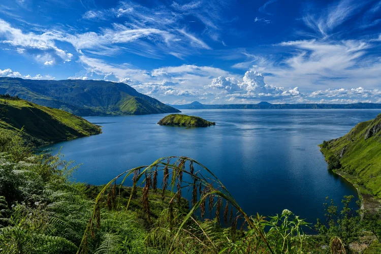 Danau Toba, Destinasi Wisata Paling Ikonik di Sumatera Utara