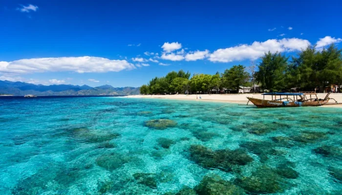 10 Wisata Pantai di Lombok yang Indah dan Hits Buat Liburan