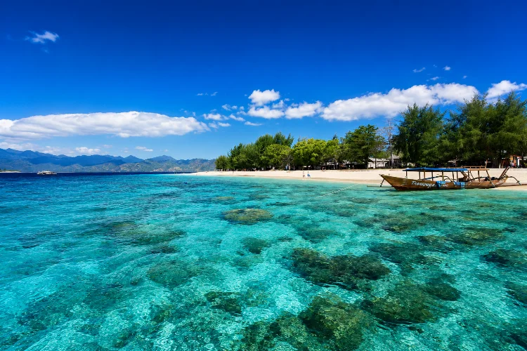 10 Wisata Pantai di Lombok yang Indah dan Hits Buat Liburan